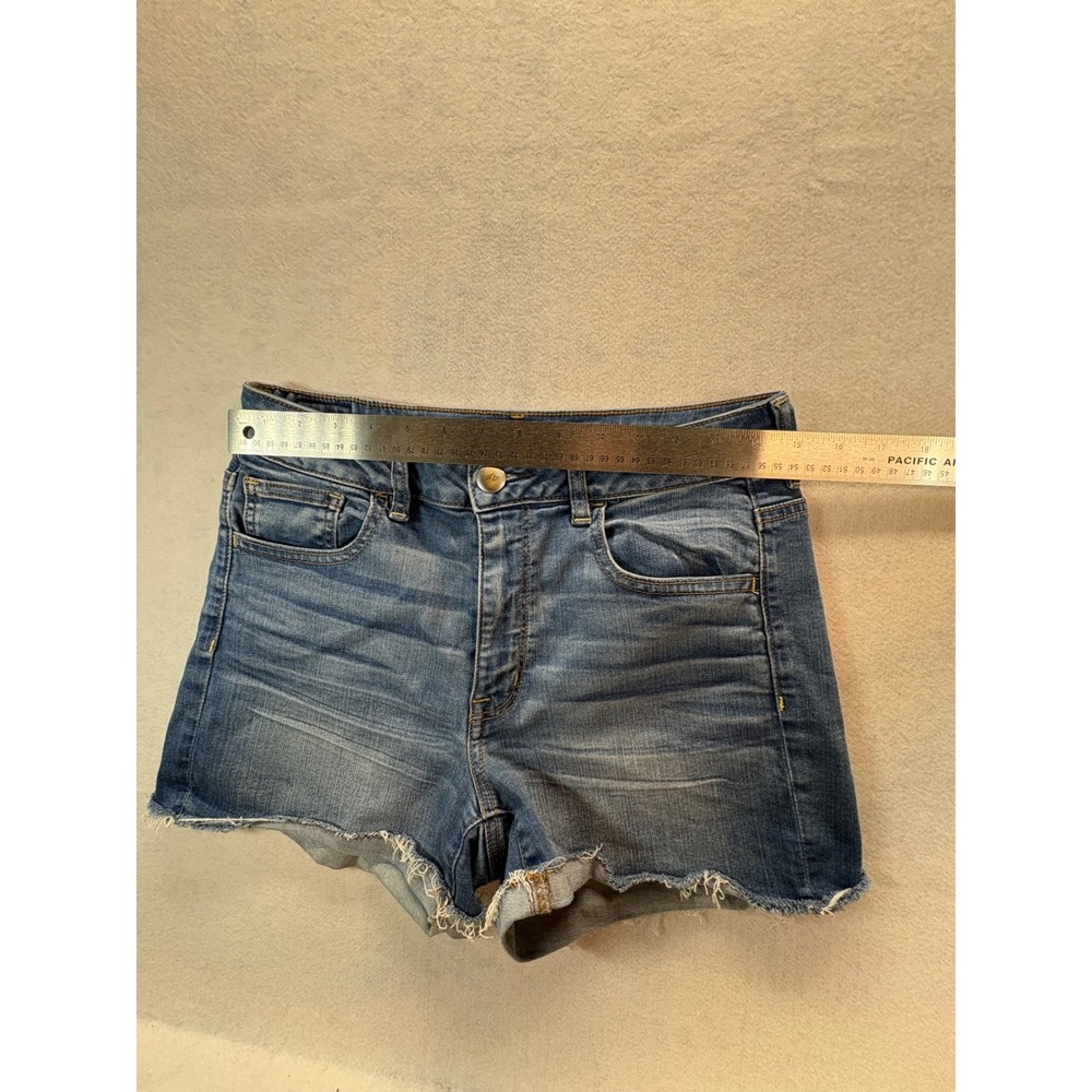 American Eagle Hi-Rise Shortie Denim Shorts Blue Raw Hem Womens Size 10 Med Wash - Picture 6 of 7